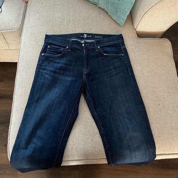 Perfect pair of jeans wore them 6 or 7 times. - Picture 3 of 3